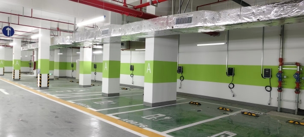 充電樁安裝現場